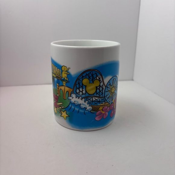 Elegant White Dining Mug Ceramic - Picture 2 of 6